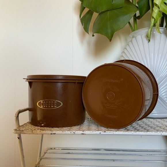 Vintage Tupperware tea and coffee canister set made in Canada - Picture 5 of 7